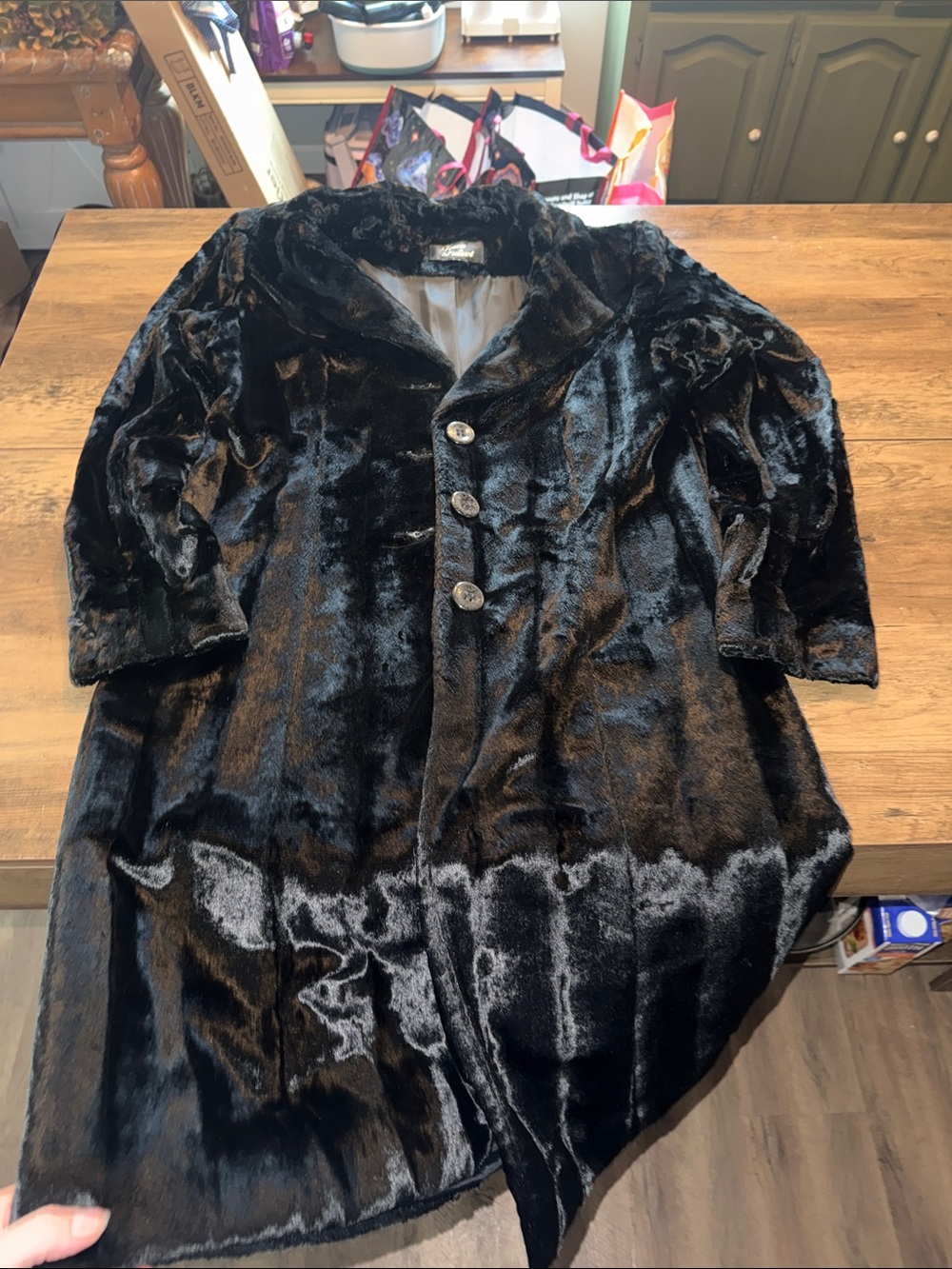 MOB WIFE SPECIAL Black Plush faux fur coat